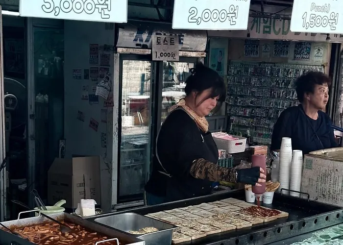 Stroll Seoul, Jongno, Dongmyo, Rooftop, Subway 2min, Luggage Storage 3* Séoul